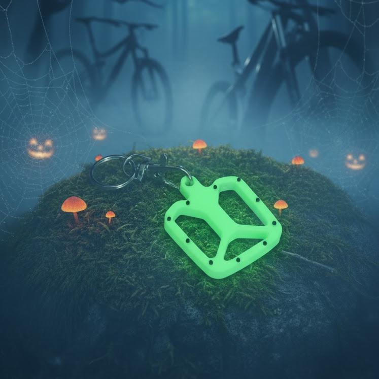 3D Printed Bicycle Pedal Keyring: Colourful Bike Accessory